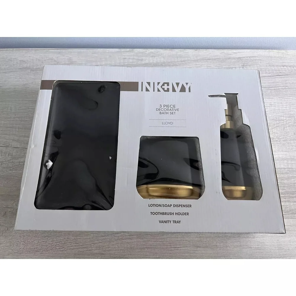 Elegant Black and Gold Bath Set - Picture 2 of 9